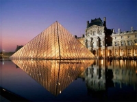 Staklena piramida - Pariz