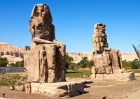 Memnonovi kolosi - “raspevane statue“